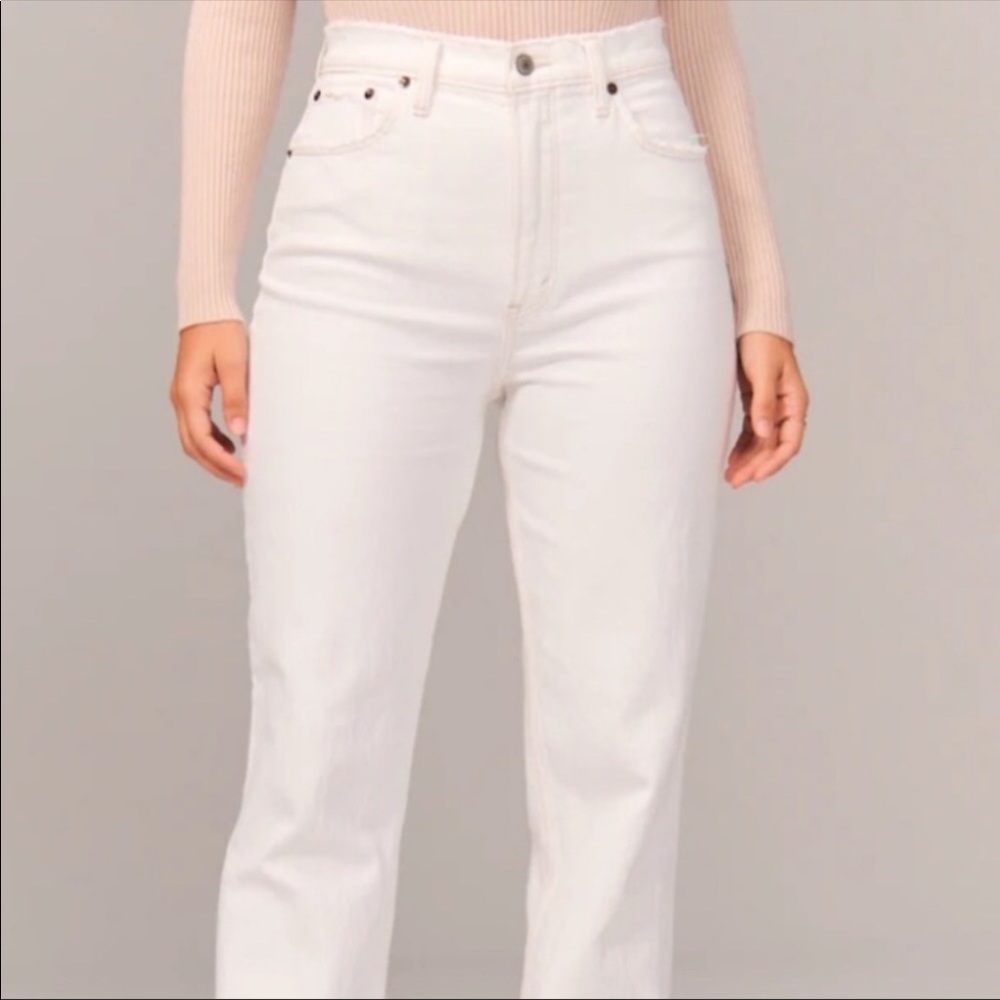 Abercrombie & Fitch Women’s Ultra High Rise 90s Straight Jeans